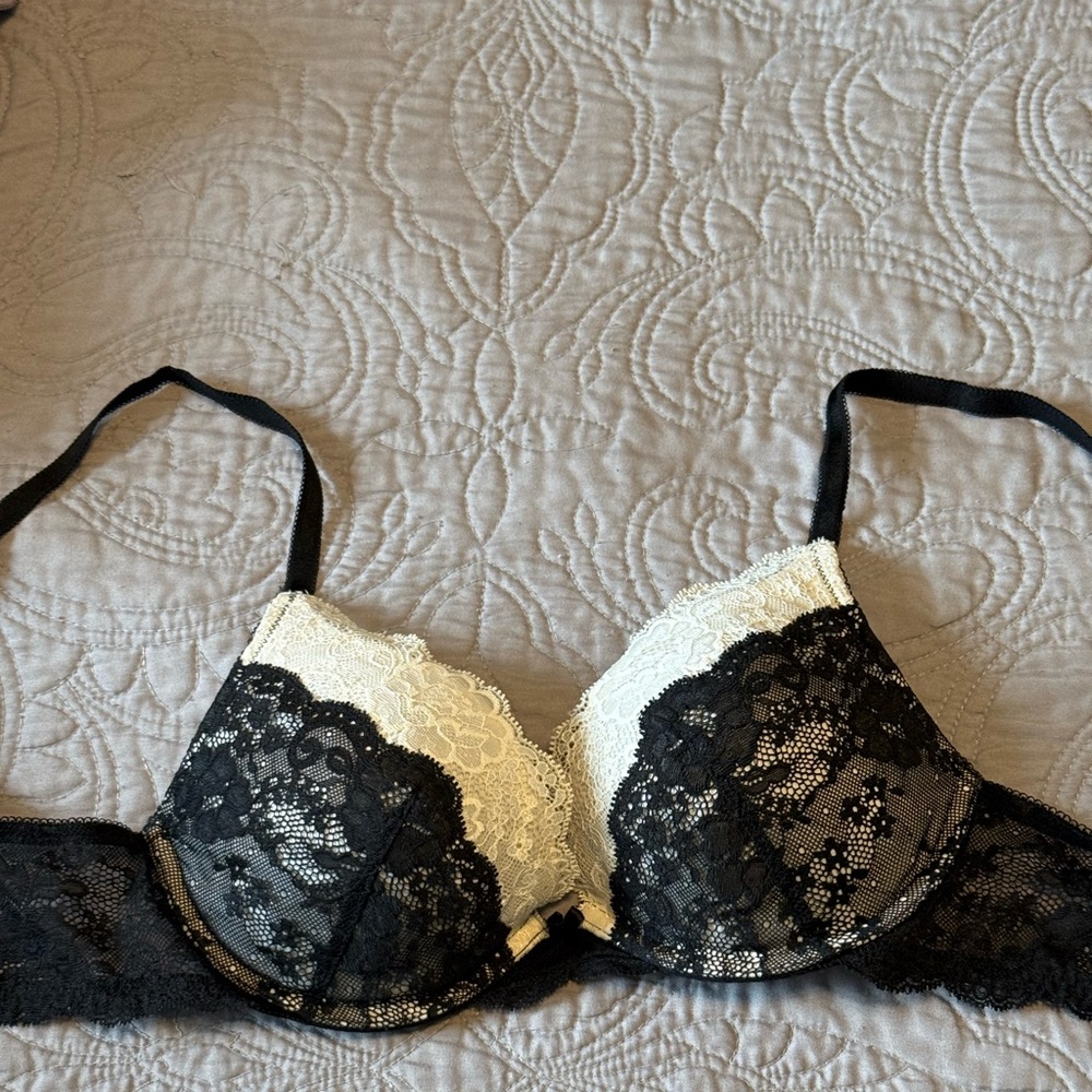 Victoria's Secret Black and Cream Lace Bra. 32-D